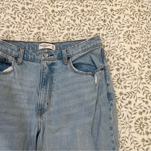 Abercrombie The Vintage Flare High Rise - Picture 4 of 5